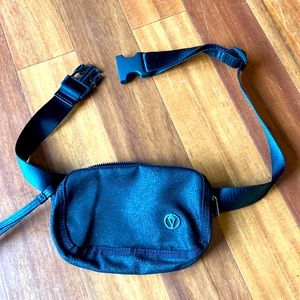 Ivivva by lululemon Fanny pack